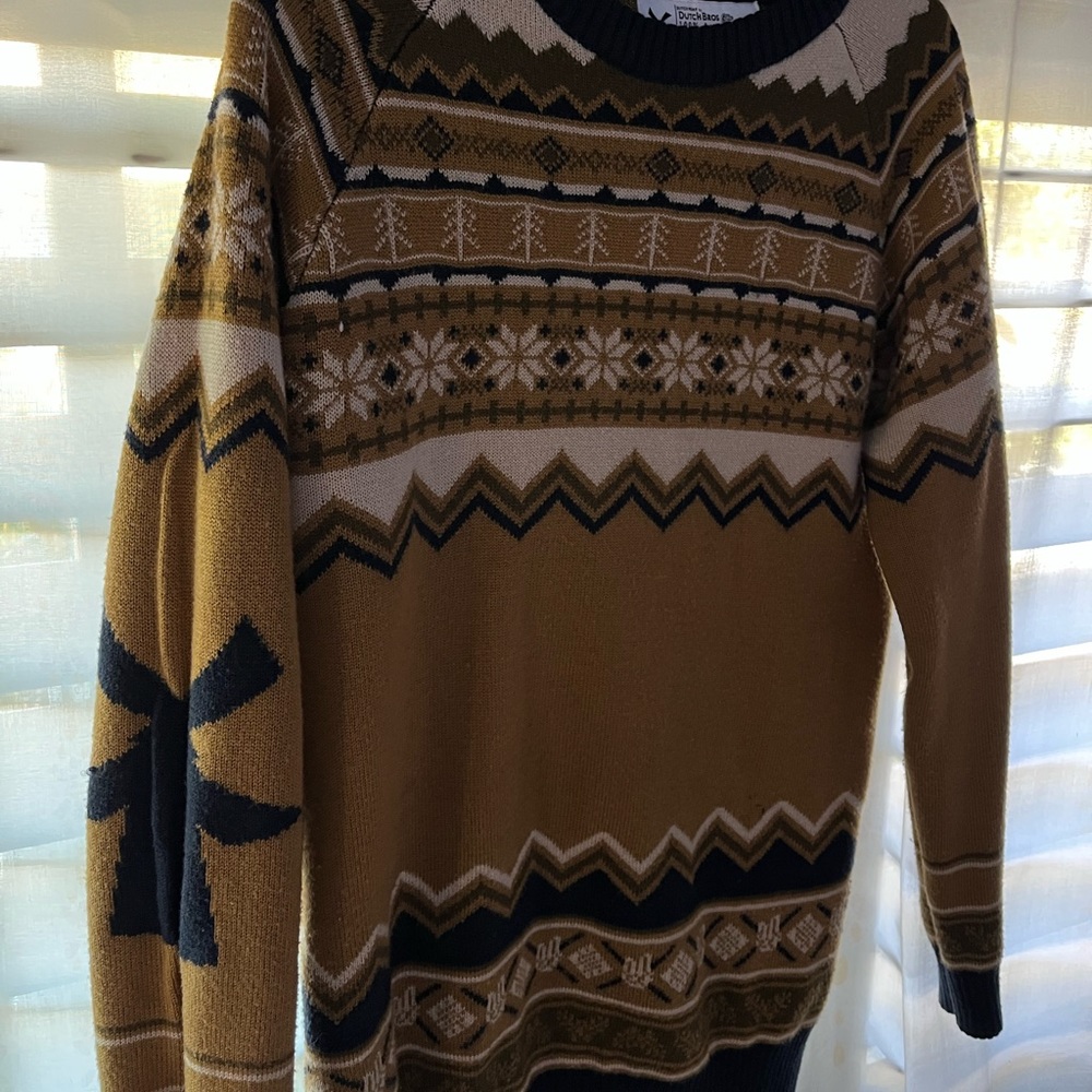 Dutch bros limited edition Christmas sweater ! Size medium !